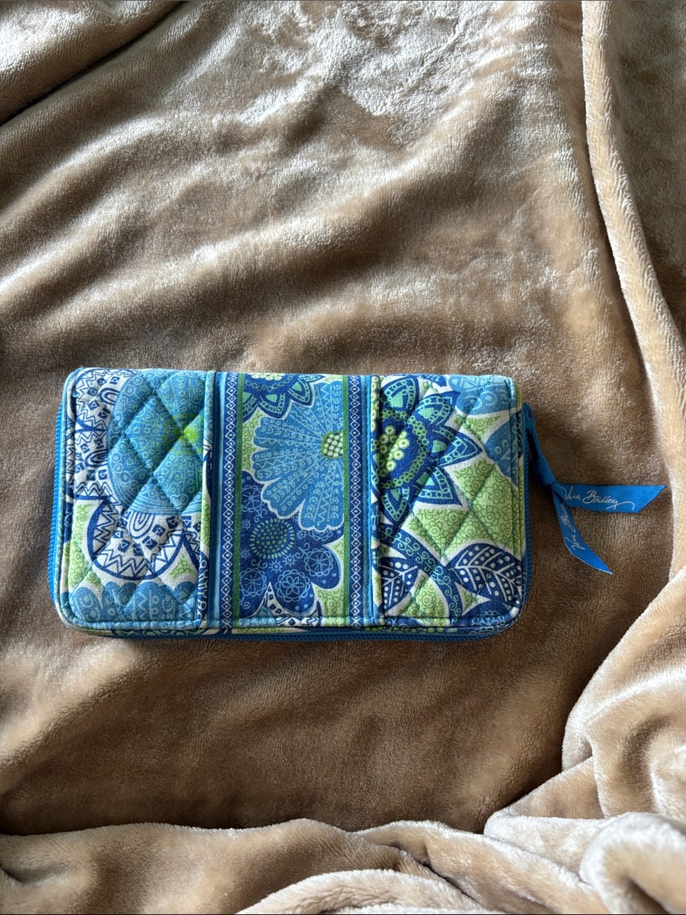 Vera Bradley Blue & Green Quilted Zip Card Holder Wallet